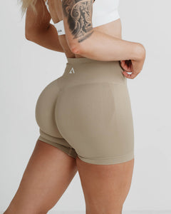 Amplify Shorts - Latte